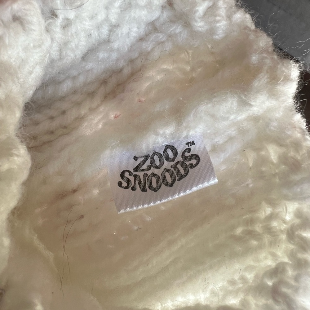 Zoo Snoods Rabbit Scarf - Picture 2 of 3